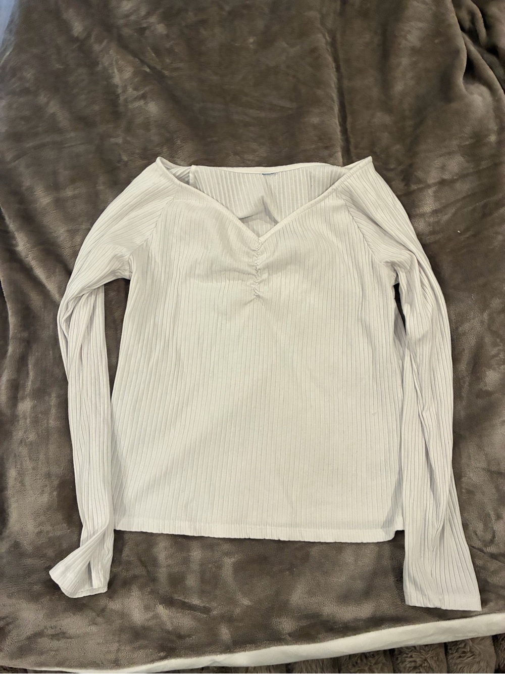 Old Navy Light Gray Ribbed V-Neck Long Sleeve Top